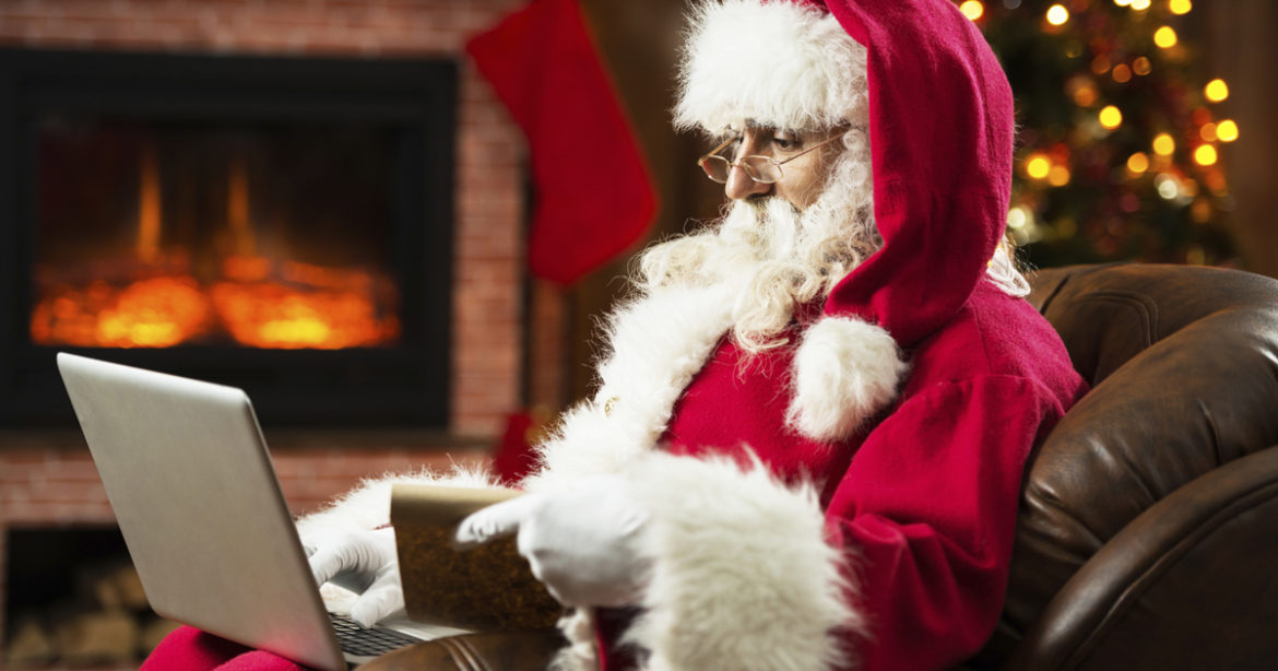 Recursos digitais como e-mail marketing facilitam para que as empresas enviem mensagens de Natal e fim de ano para seus clientes